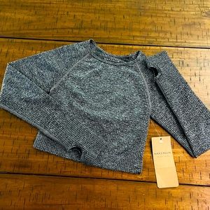 NWT Max & Allie Seamless Long Sleeve Charcoal Crop Top